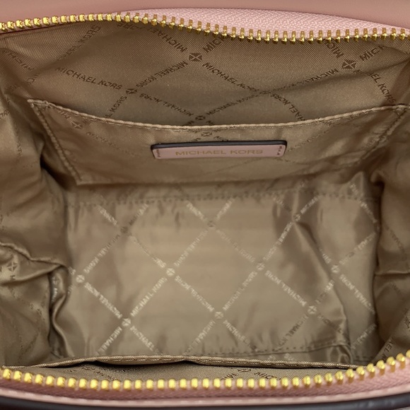 MICHAEL KORS
Avril Small Logo Top-Zip Satchel Powder Blush Multi signature color - Picture 13 of 16